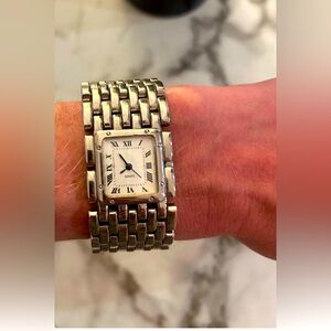Ladies silver tone stylish watch